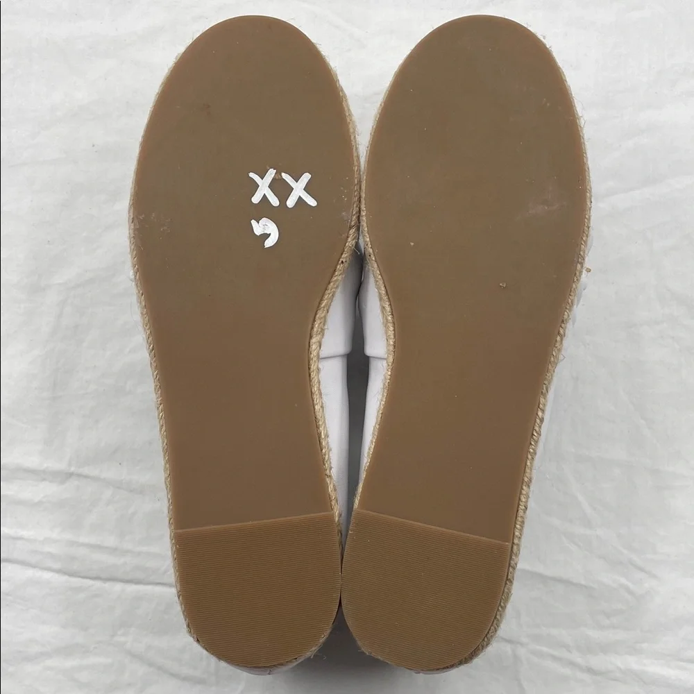 NEW! Isaac Mizrahi White Leather Espadrille Loafers with Bow. 6.